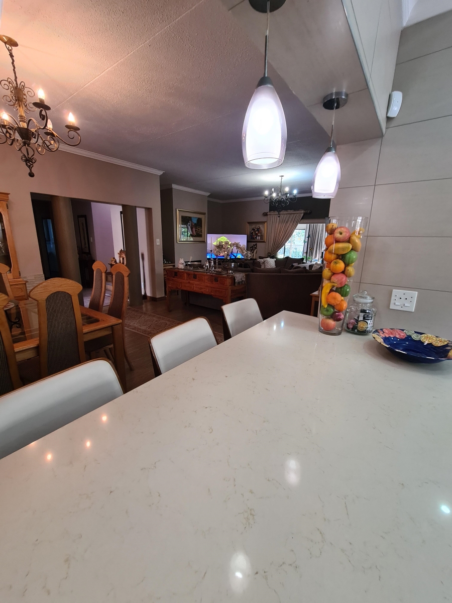 5 Bedroom Property for Sale in Maraldi Estate Free State